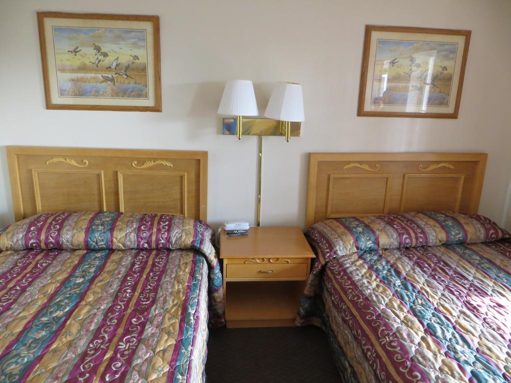 Holly Springs Pine Crest Motor Lodge מראה חיצוני תמונה